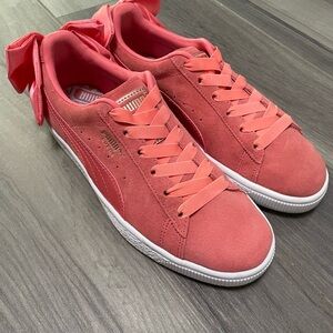 Puma sneakers with satin bow accent